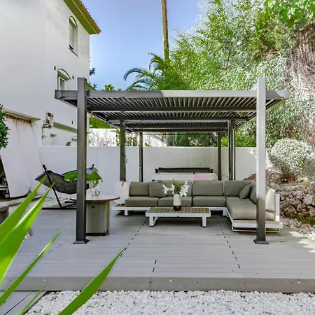 Ivy - Scandinavian In Nueva Andalucia Apartmán