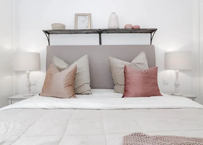 Ivy - Scandinavian In Nueva Andalucia Apartmán